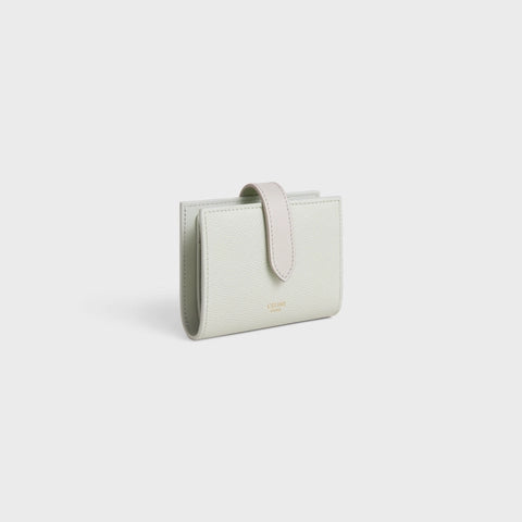 SMALL STRAP WALLET ESSENTIALS IN BICOLOUR GRAINED CALFSKIN JADE / CHALK