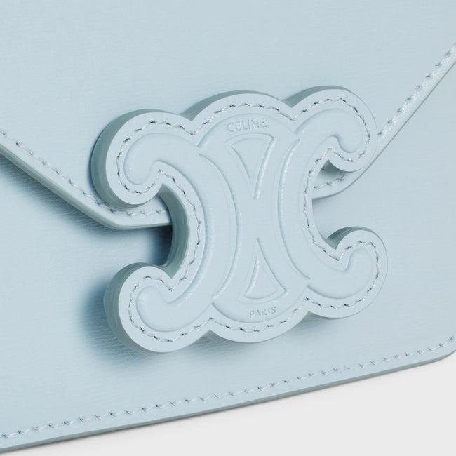 CARD HOLDER ON CHAIN TRIOMPHE IN SHINY CALFSKIN ICE BLUE