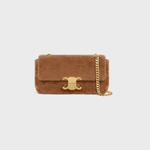 CHAIN SHOULDER BAG TRIOMPHE IN SHEARLING CAMEL