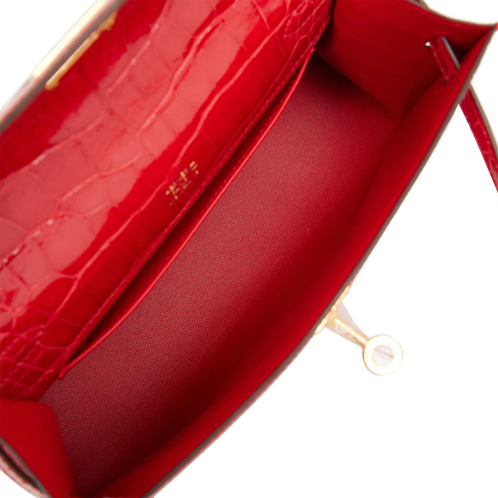 Hermès Kelly Pochette Rouge de Coeur Shiny Alligator Gold Hardware