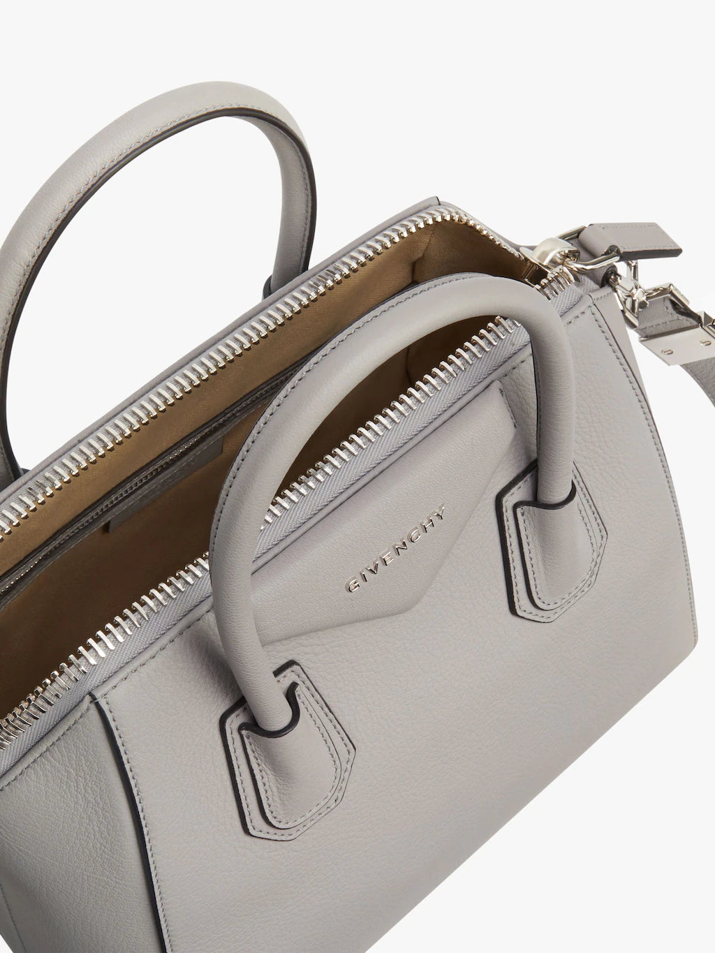 Small Antigona bag in grained leather PEARL GREY