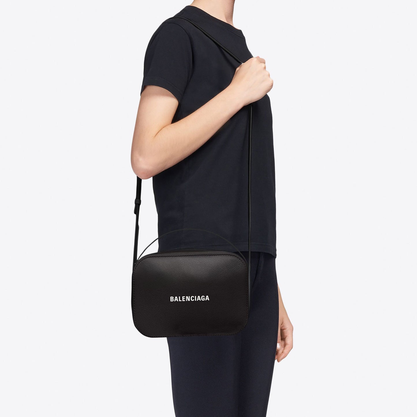 WOMEN'S EVERYDAY SMALL CAMERA BAG IN BLACK