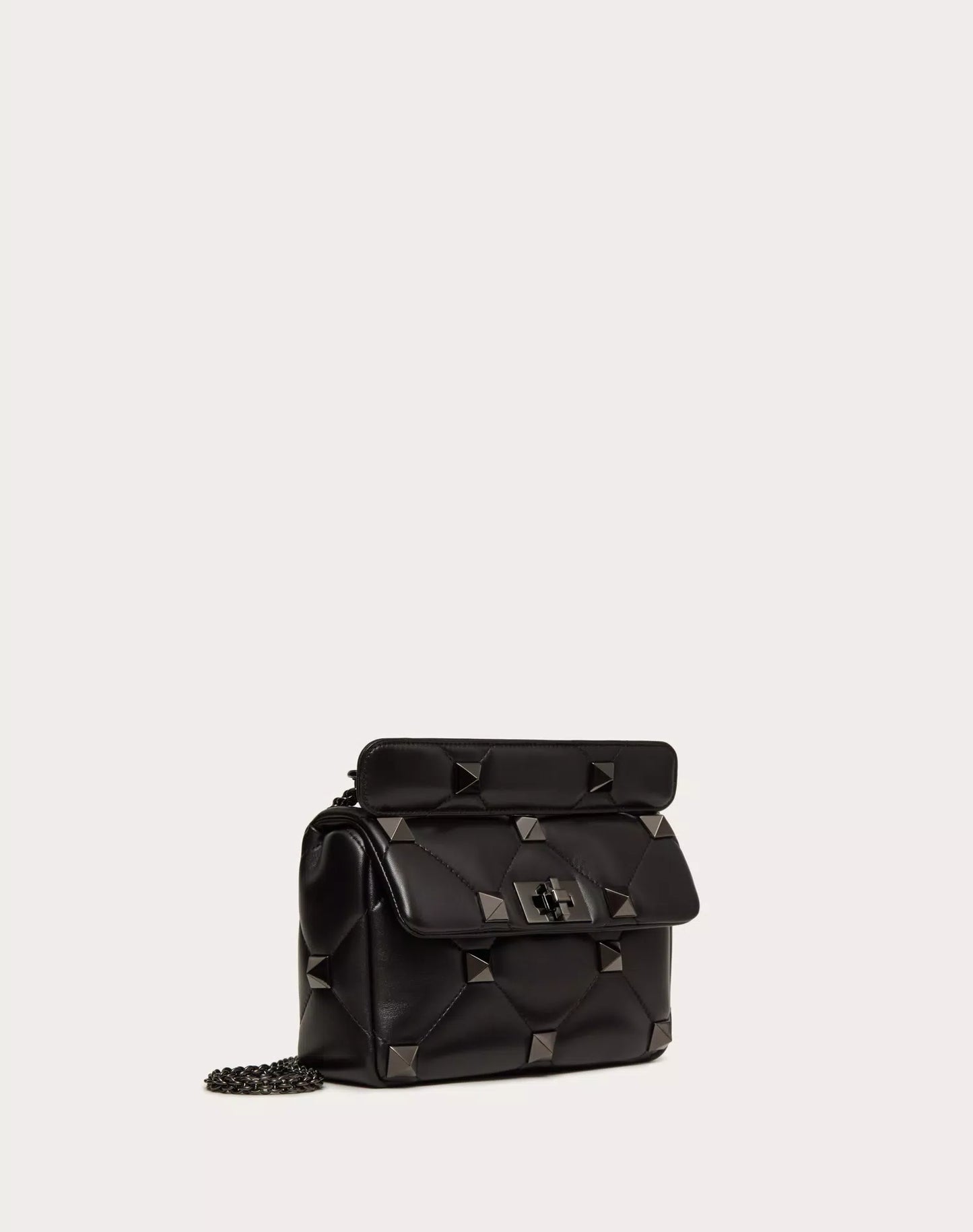 MEDIUM ROMAN STUD THE SHOULDER BAG IN NAPPA WITH CHAIN AND TONE-ON-TONE STUDS