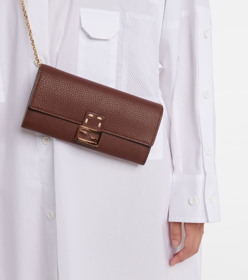 Baguette leather shoulder bag