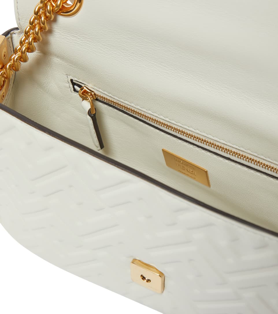 Baguette leather shoulder bag