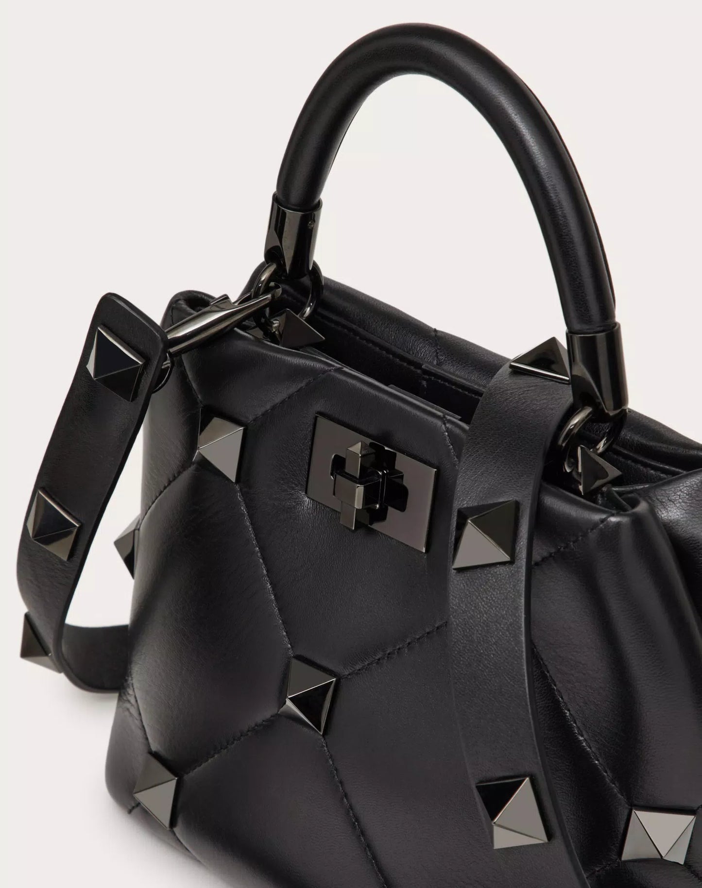 SMALL ROMAN STUD THE HANDLE BAG IN NAPPA LEATHER WITH TONE-ON-TONE STUDS