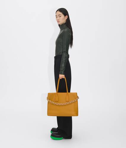 Grained leather tote bag